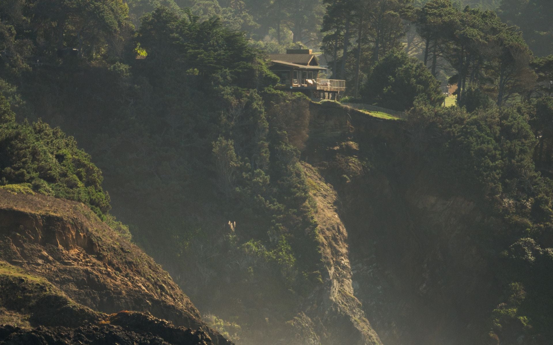 Driving Highway 1 and the Pacific Coast in California